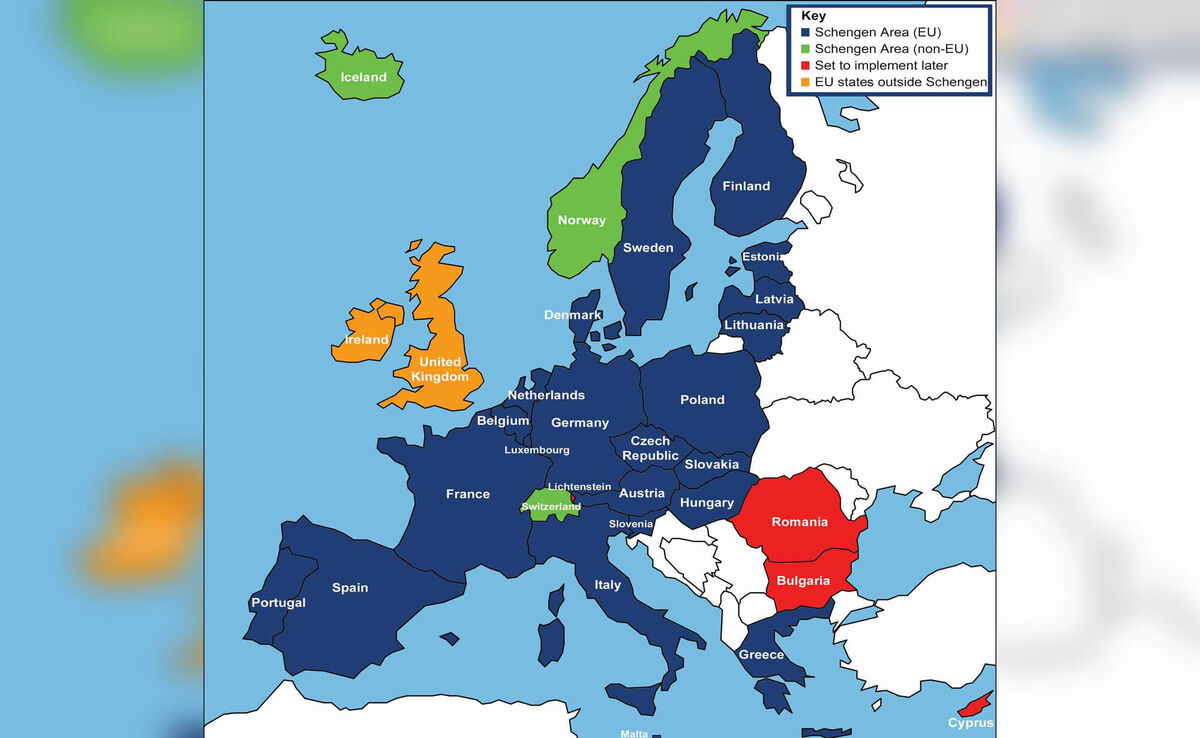    Синим цветом отмечены страны шенгенской зоны. Источник изображения: provizu.ru