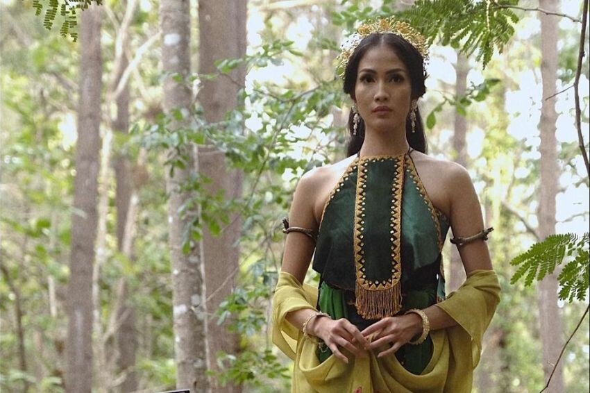 Кадр из фильма «Деревня танцев» (2022)