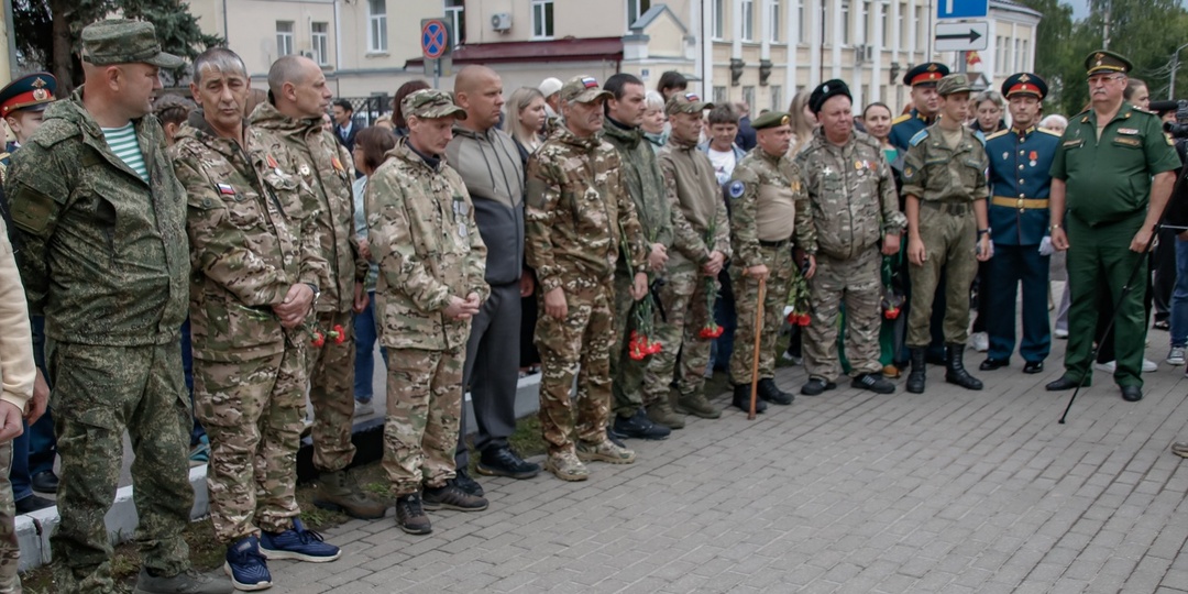 НАСЛЕДНИКАМ ПОКОЛЕНИЯ ПОБЕДИТЕЛЕЙ ПОСВЯЩАЕТСЯ…