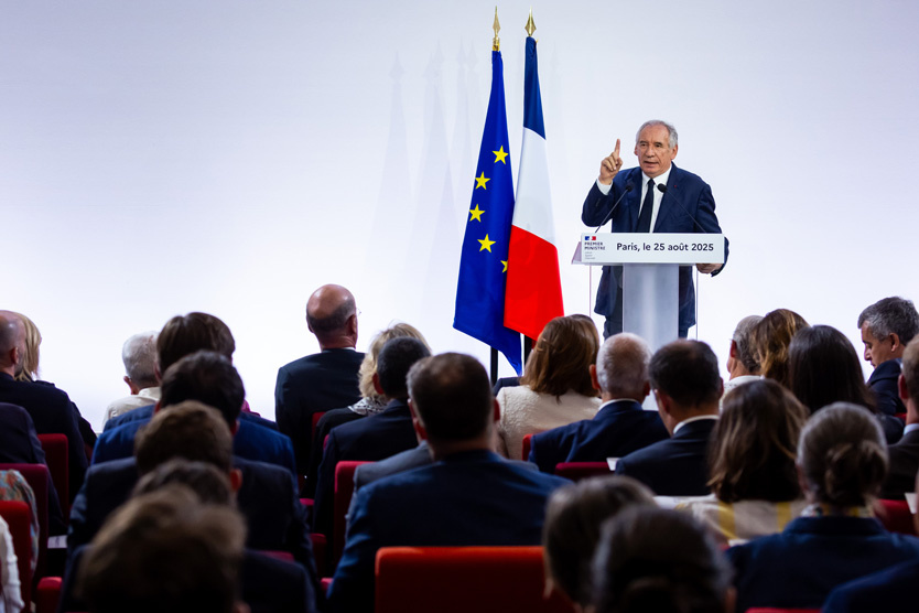    Премьер-министр Франции Франсуа Байру объявил о вотуме доверия на пресс-конференции в Париже   
Фото: EPA / TASS