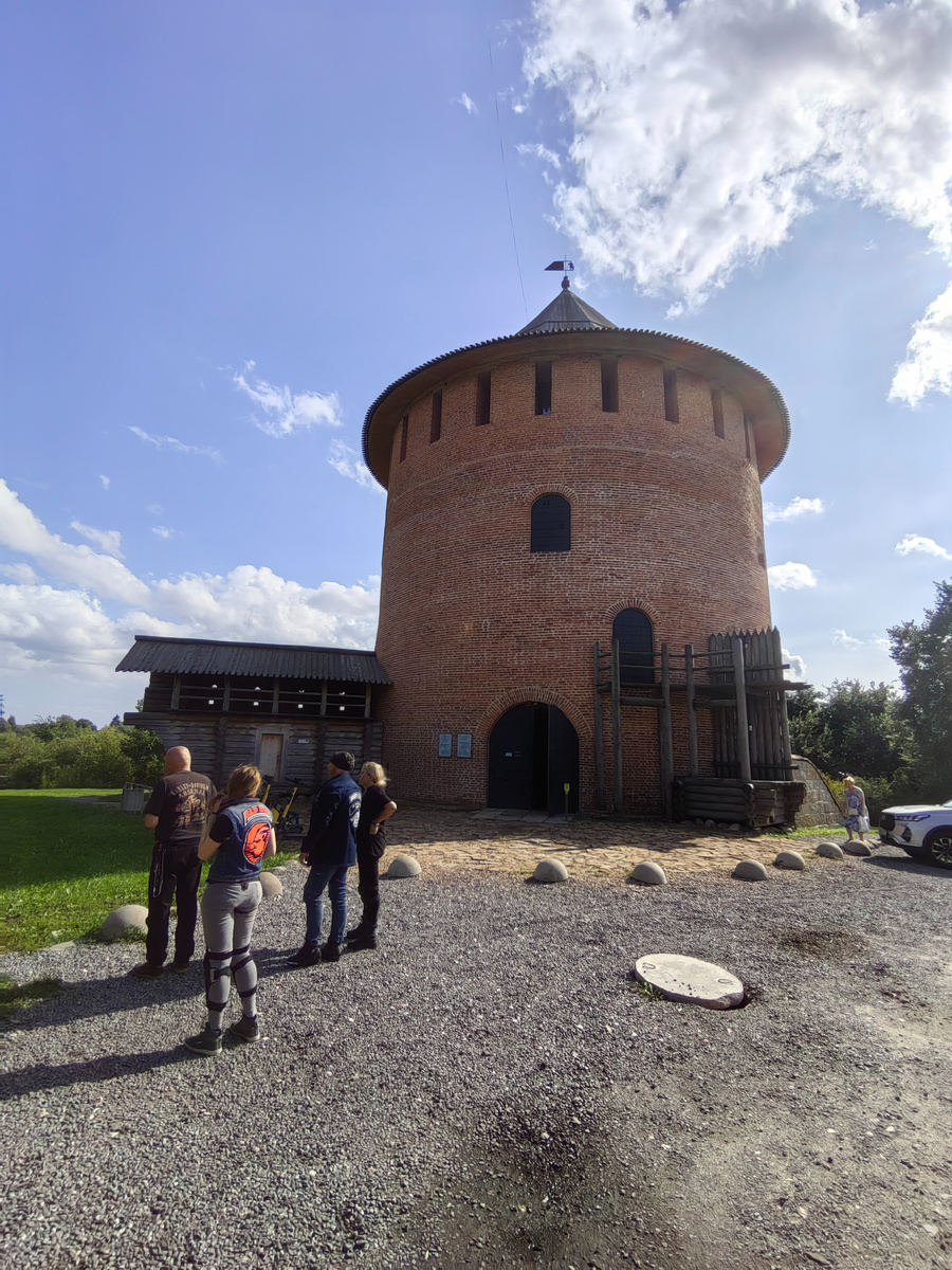 Алексеевская ( Белая ) Башня