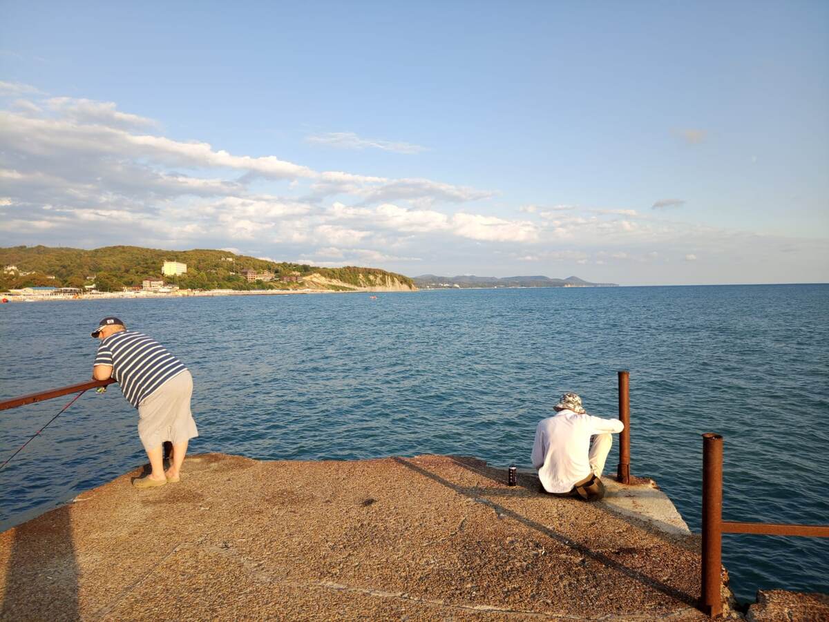 Муж ловит золотую рыбку!😀 А я хочу быть .......сейчас придумаю!🤔