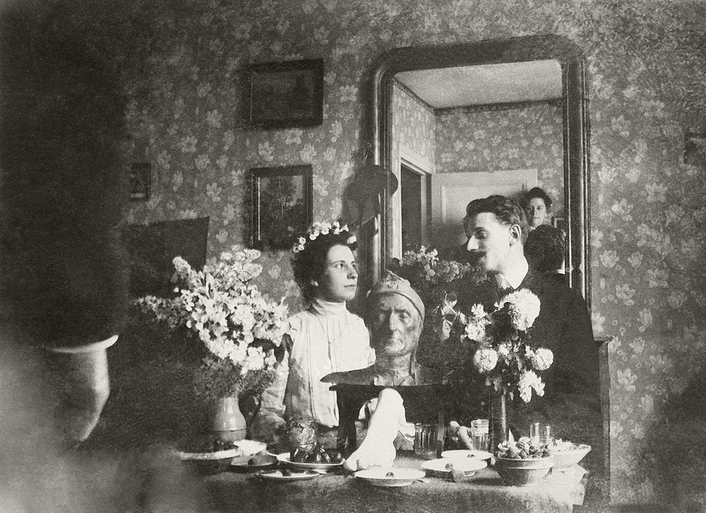 Б.М. Кустодиев. «Свадебный чай; молодые». 1904. Астраханская картинная галерея 