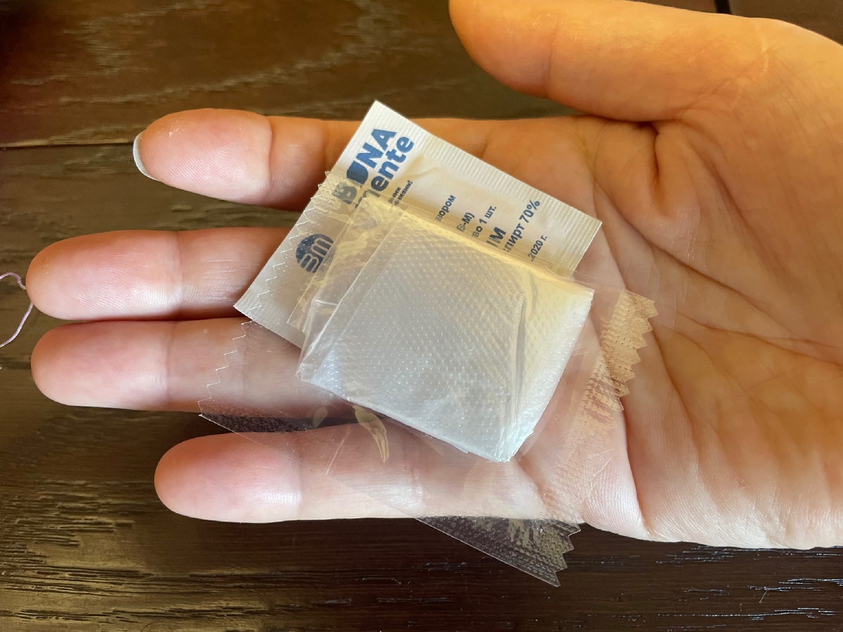 Таких три комплекта занимают места меньше, чем спичечный коробок.