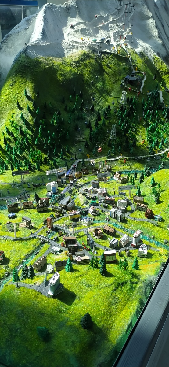 Макет – хорошая метафора для такой истории