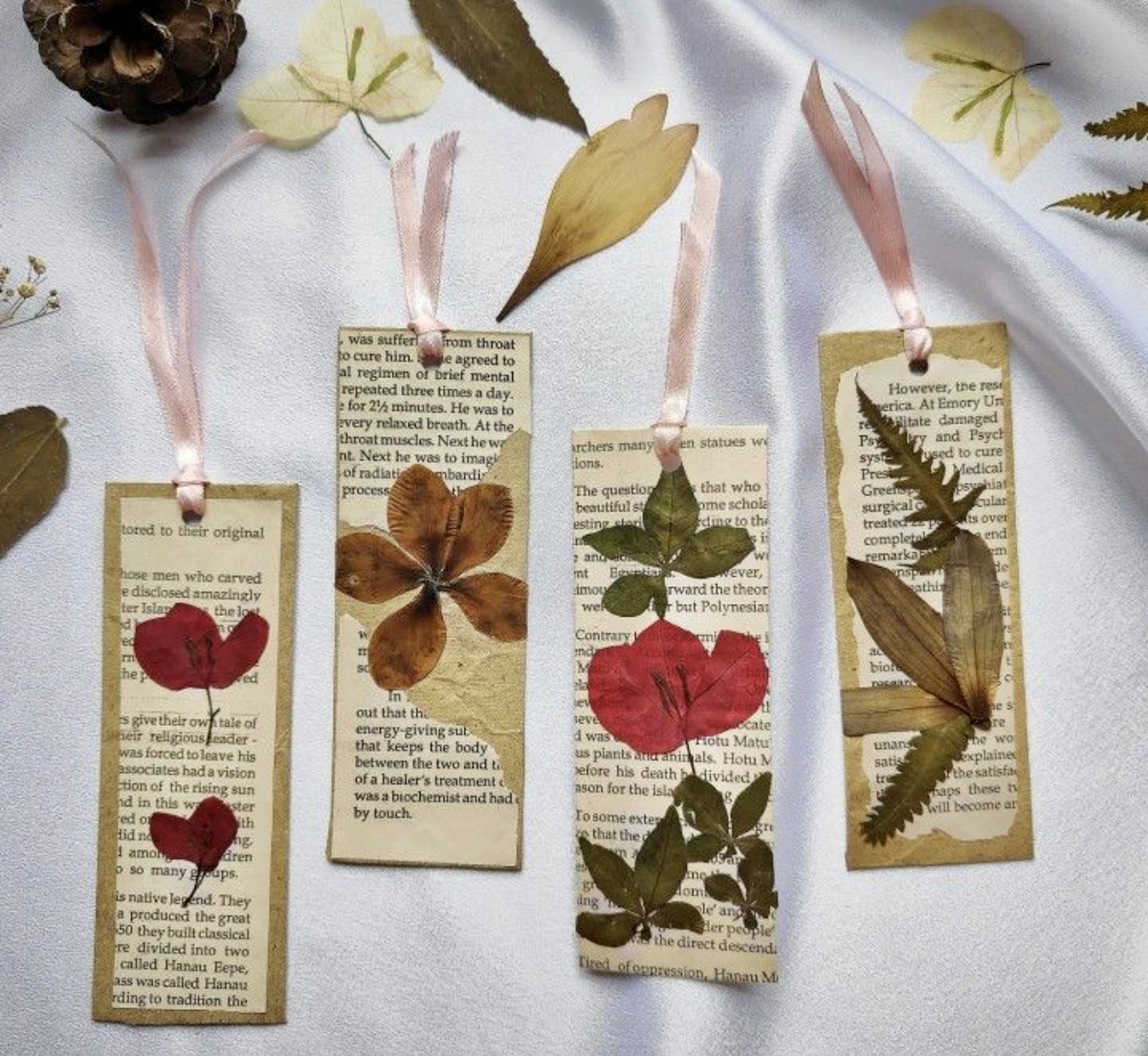 Креативная закладка из бумаги и лент