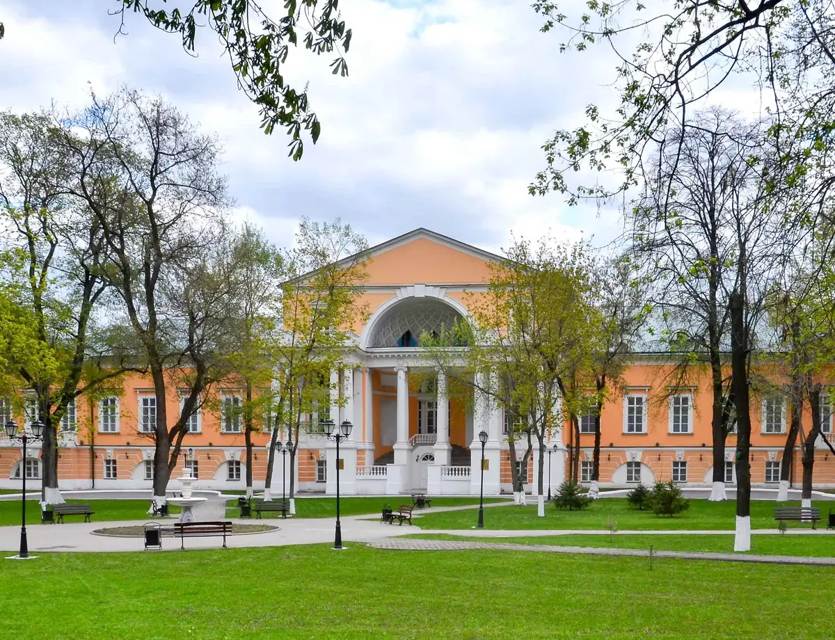  Усадьба Разумовского в Москве