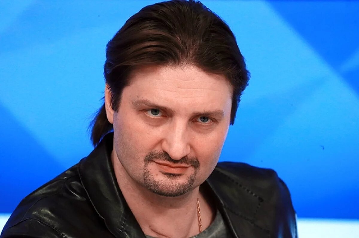    Дрессировщик рассказал о цирковой жизни животных, актеров и их детей.