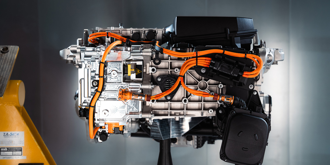 Не бензин, не дизель и не электричество. BMW показала свой совершенно новый мотор