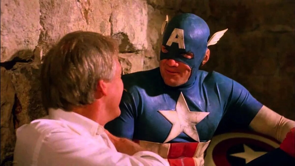 Кадр из фильма "Капитан Америка" (1990 г.)