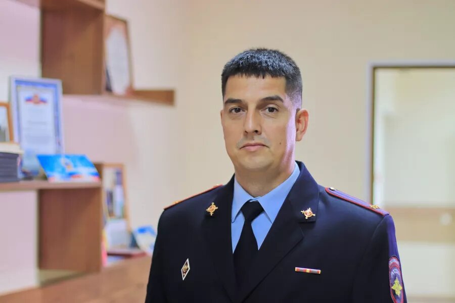 Александр Булатов, заместитель начальника отдела экономической безопасности и противодействия коррупции МУ МВД России «Бийское» Сергей Кулыгин, "БР"   📷