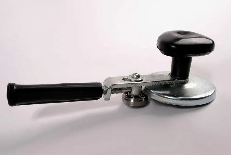 картинка для иллюстрации взята в свободном доступе инета. ИИ таких тонкостей не понимает. Наверное, не пробовал соленых огурчиков и маринованных маслят. Бедолага.