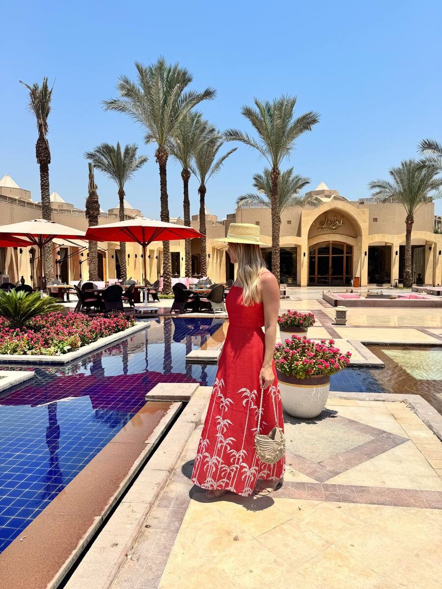 Посмотрите, как сумочка дополняет образ!