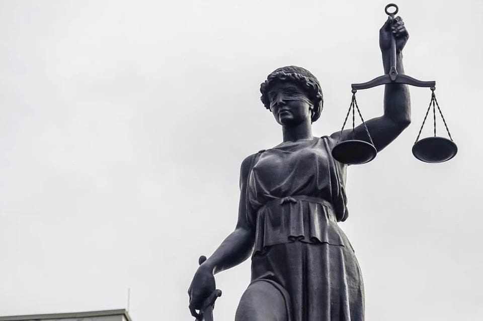    Суд конфисковал 10 зарубежных квартир экс-чиновника Фролова в Новосибирске Дина Иванова