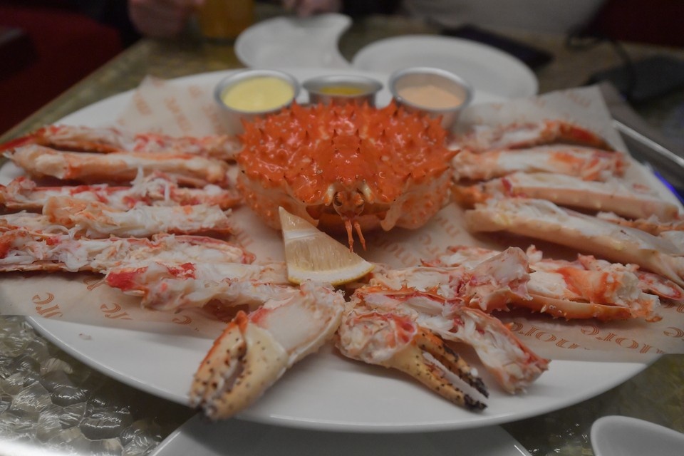    Килограмм живого камчатского краба обойдется в пять тысяч рублей. Иван МАКЕЕВ