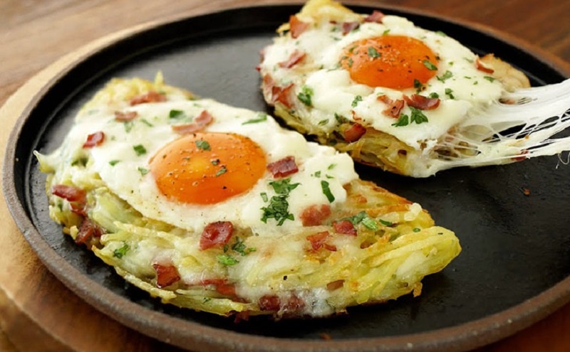 Яйца и 2 картофелины: быстрый и вкусный завтрак или ужин за 10 минут