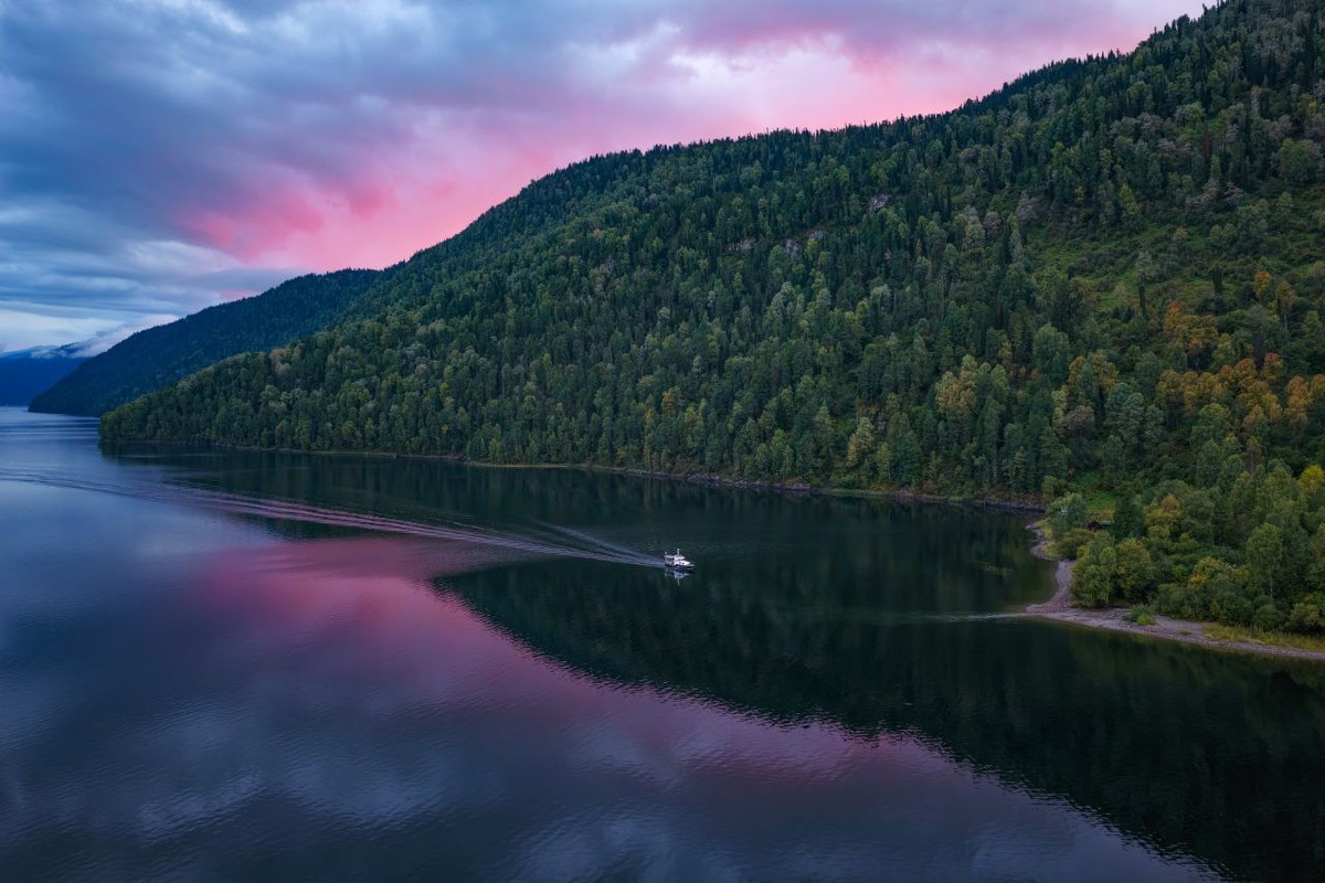 Телецкое озеро/ Фото: Алтайский ZапоVедник.