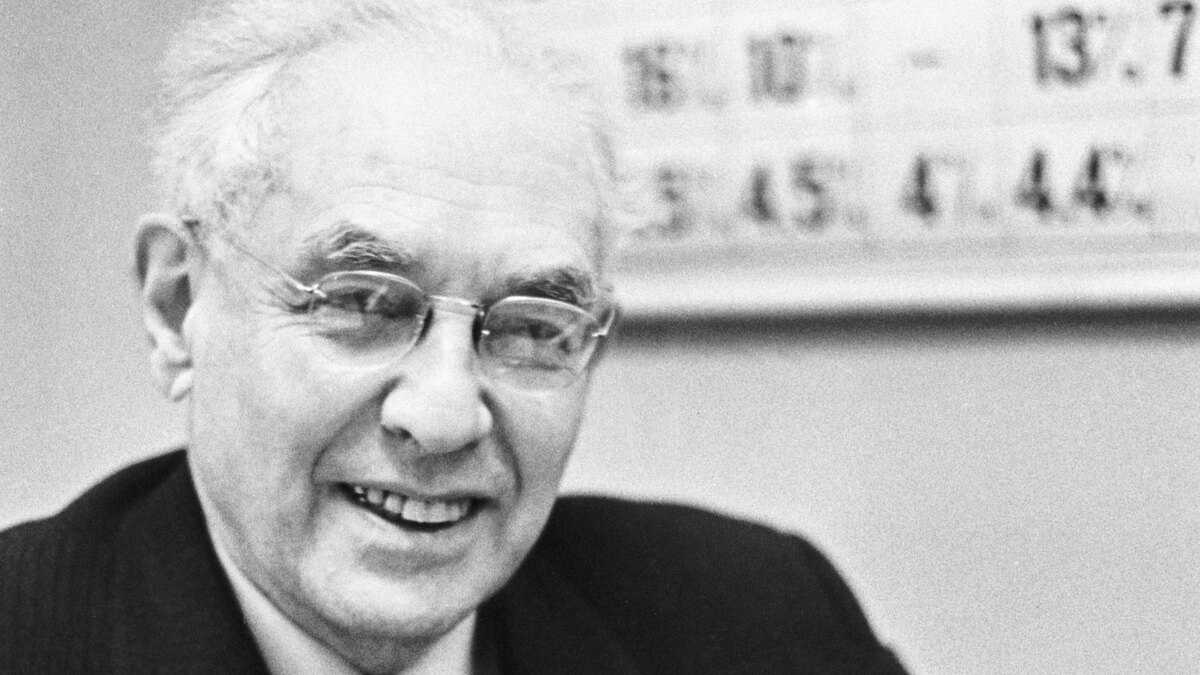 Александр Романович Лурия