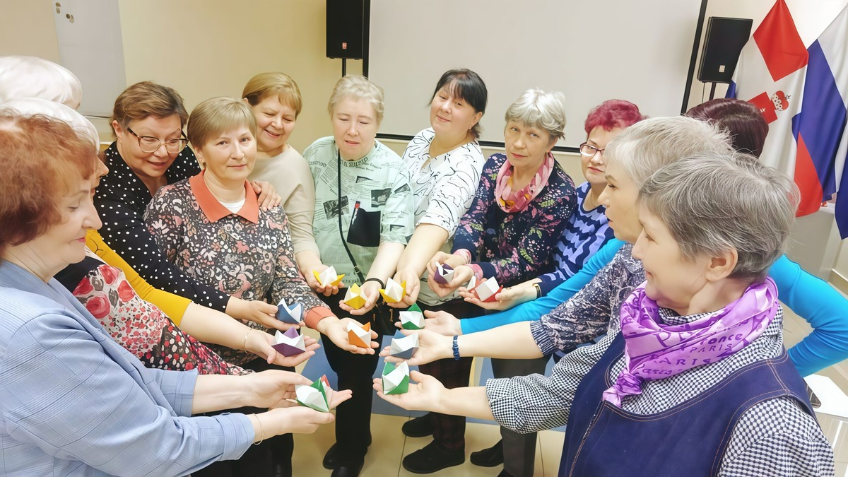    Для пенсионеров Звёздного уроки финансовой грамотности стали не только источником знаний, но и возможностью приятно провести вместе время. Фото: Елена Коноплева