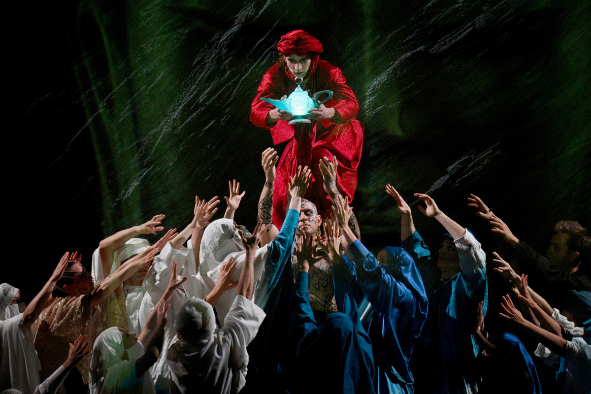 Спектакль "Алладин сын портного". Красноярский ТЮЗ. Фото из свободных источников