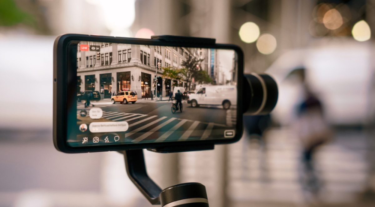 Даже обычный день, можно снять как кино.