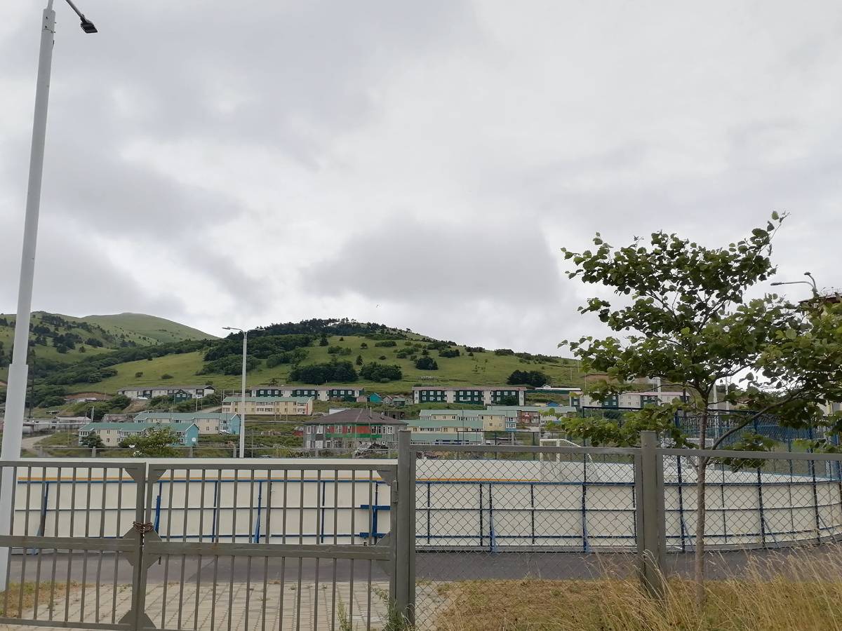 Фото от школьного двора с. Малокурильское