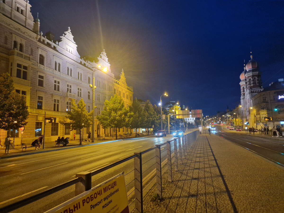 фото автора: еду с тренировки домой в 8 вечера, детей уже нет
