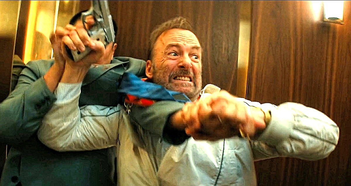 Да что вы знаете о вандализме в лифтах! 