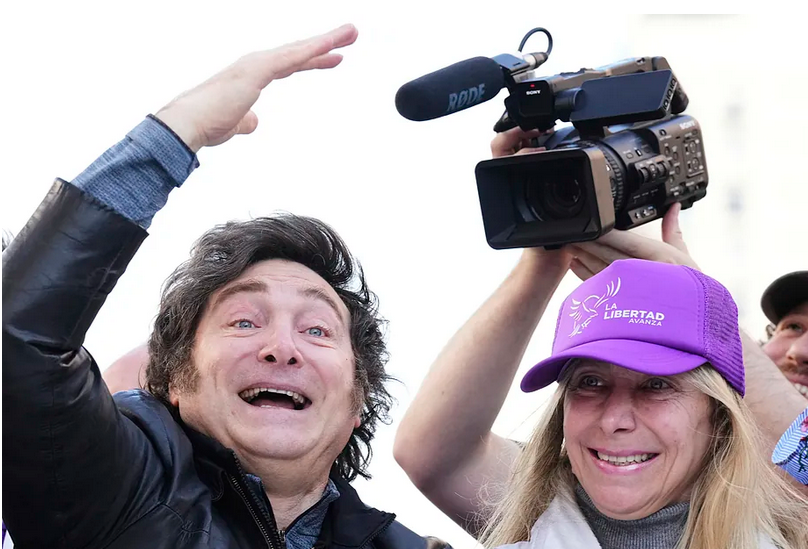 Мне понравилось, что фото подписано прям тезкой с другого, правда, берега -  Natacha Pisarenko 