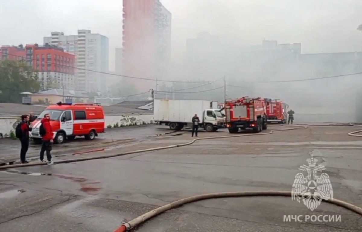    Площадь пожара составляет 100 квадратных метров