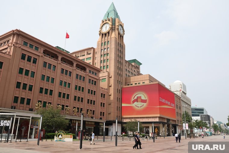 Улицы Пекина опустели в преддверии военного парада в честь победы над Японией
Фото:Роман Наумов © URA.RU