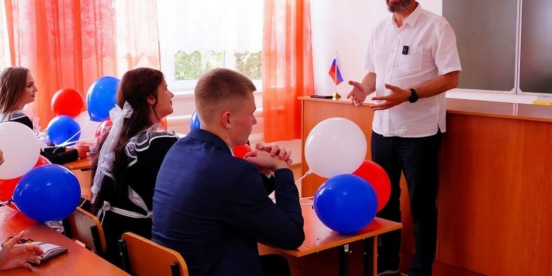 ⚡️«Разговоры о важном»: Александр Ведерников провёл открытый урок для старшеклассников Черемховского района