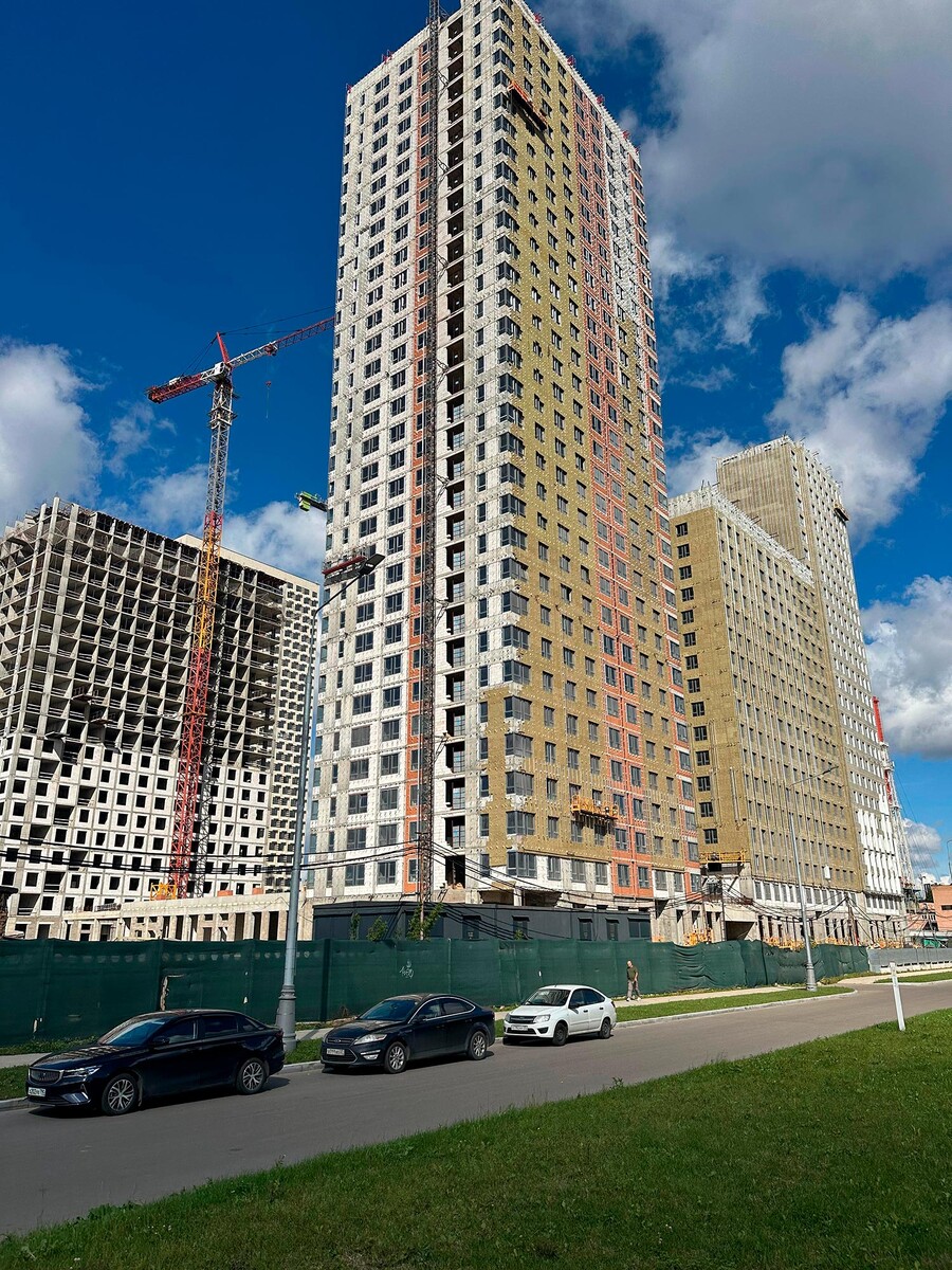 ЖК РУСИЧ (Фасад 7964 м2)
 Фасадные кассеты — оцинкованная сталь 1,2 мм с полимерным покрытием