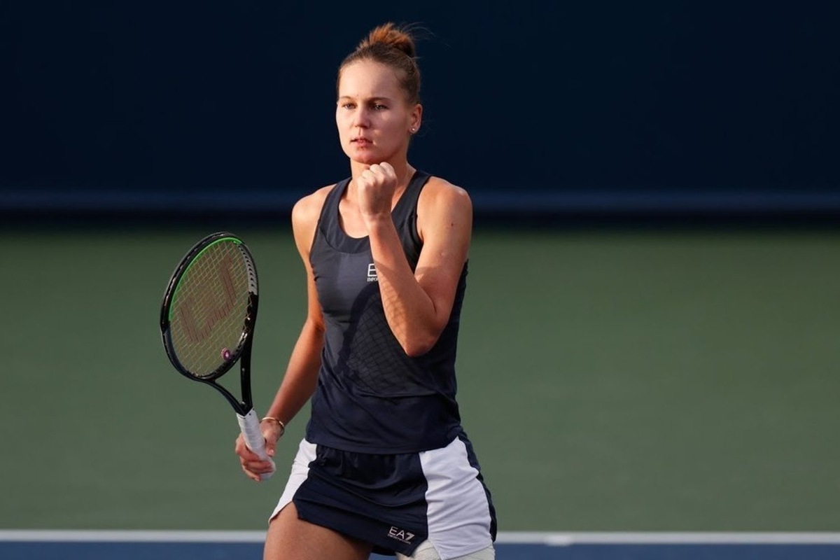   скриншот из видео «Highlights: Kudermetova battles back from the brink» с канала «Dubai Duty Free Tennis Championships»