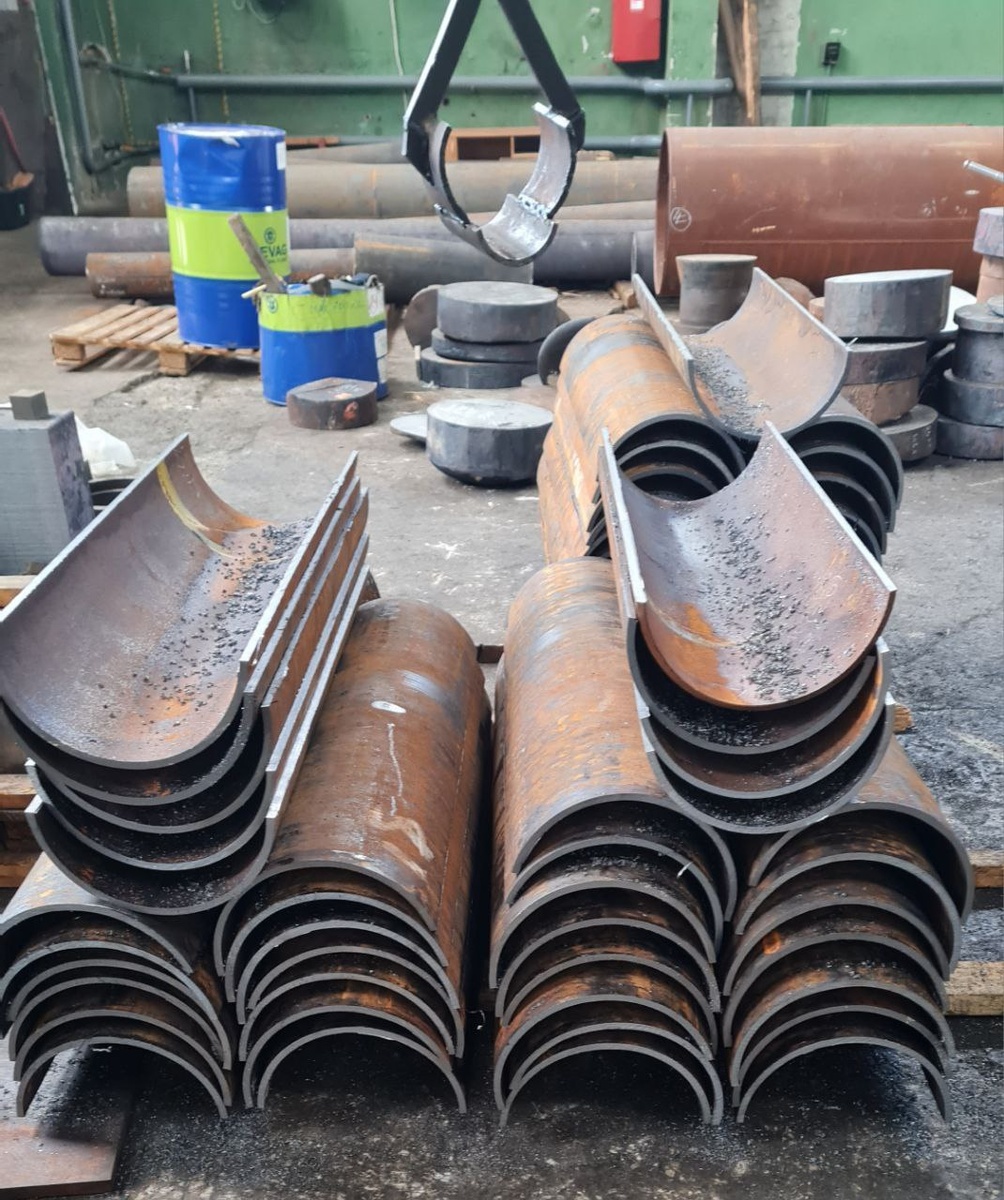 Резка труб на ленточнопильном станке в Челябинске