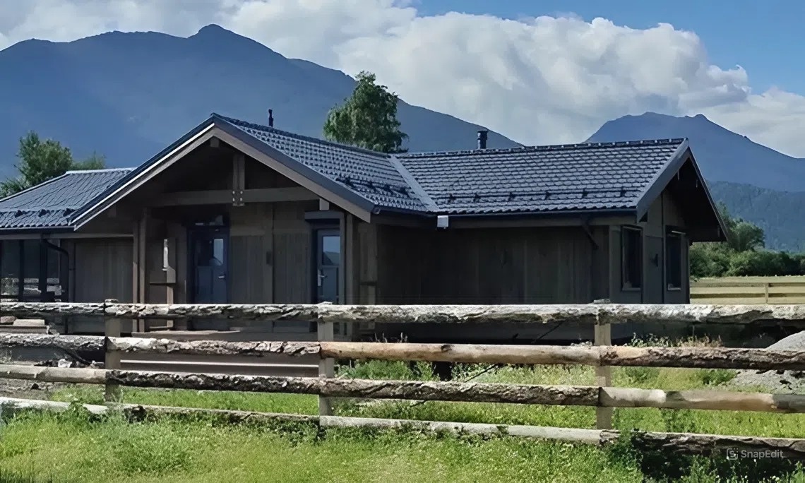 Одноэтажный деревянный дом на Алтае по проекту "Норвежский 3" от NATURI