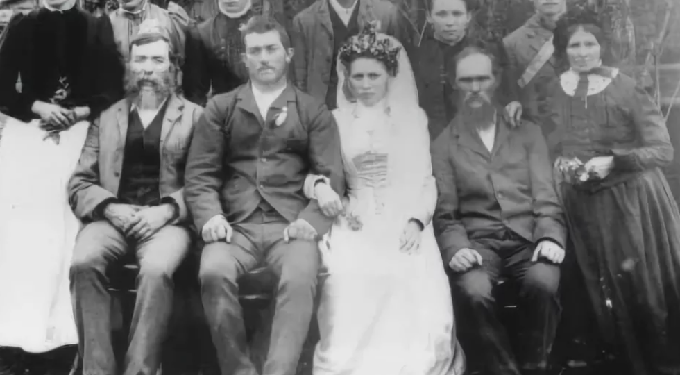 Шокирующий обычай поволжских немцев: Зачем они устраивали свадьбу умерших