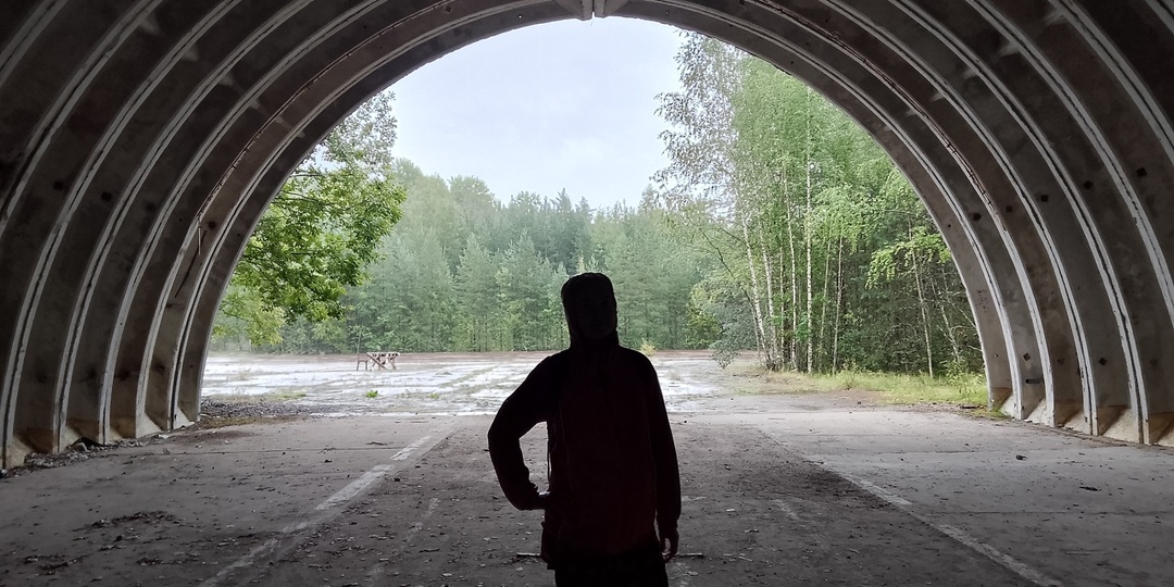 Заброшенный военный аэродром в поселке Вещево