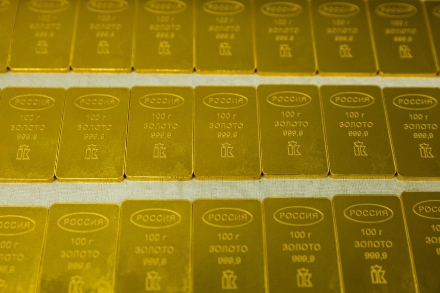 Россия. Красноярск. Слитки золота чистотой 99,99%, изготовленные "Красцветметом" – Красноярским заводом цветных металлов имени В.Н. Гулидова. Кирилл Кухмарь/ТАСС
