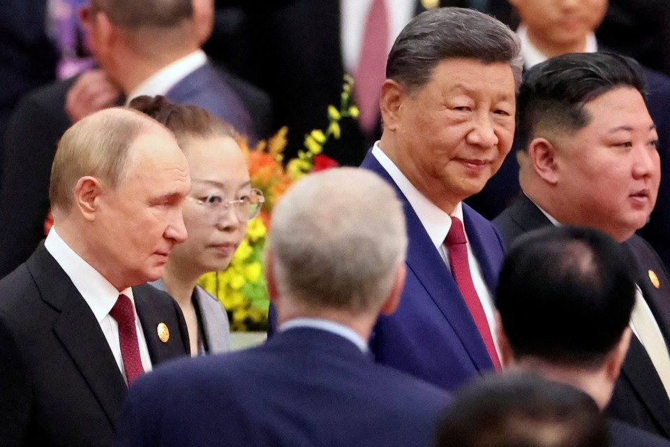    Guardian: Встреча Путина с Си Цзиньпином и Ким Чен Ыном стала посланием Западу REUTERS