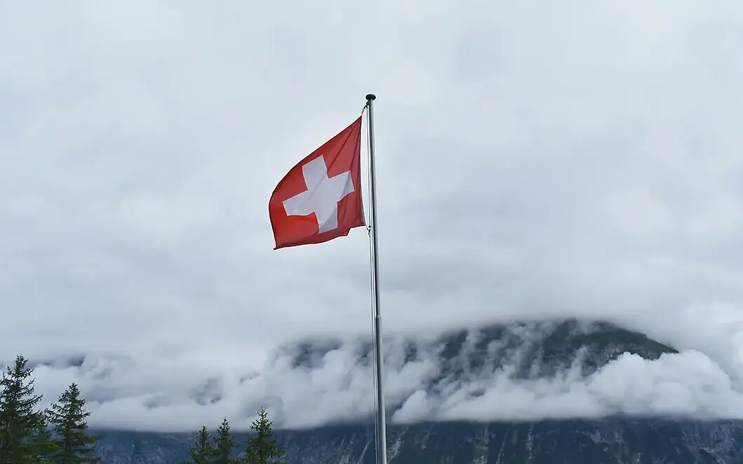 Швейцария готова организовать переговоры по Украине и помочь в поиске пропавших // Unsplash / Anna Vnj