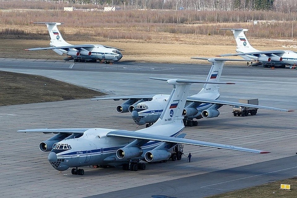    Самолет Ил-76 совершил аварийную посадку в Черемшанка под Красноярском REUTERS