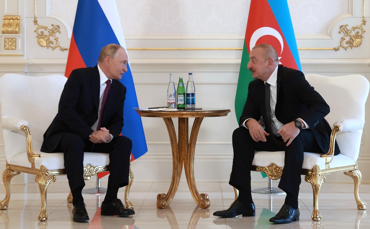  Kremlin Pool\via Global Look Press\Global Look Press