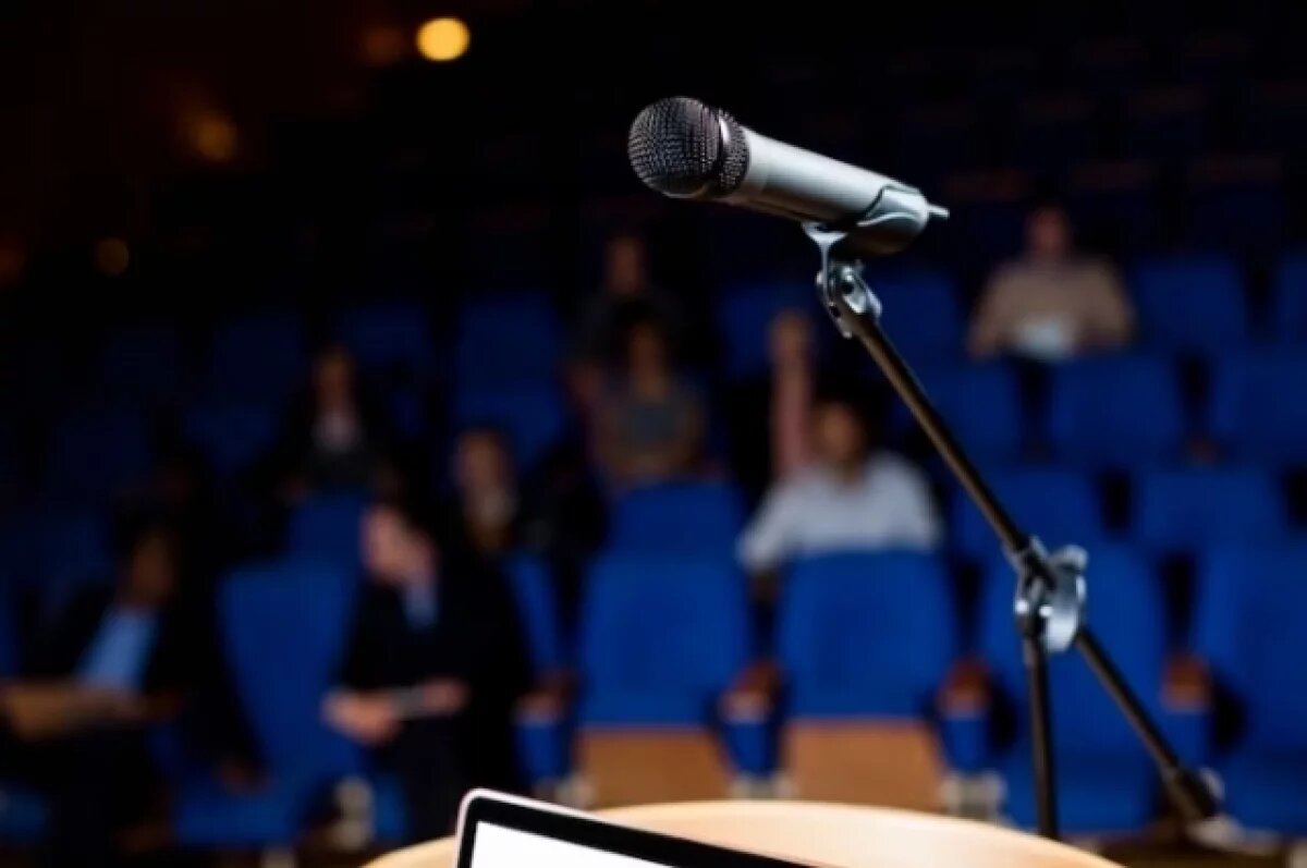    В Кургане перенесли концерт звёзд оперы с Троицкой площади в зал филармонии