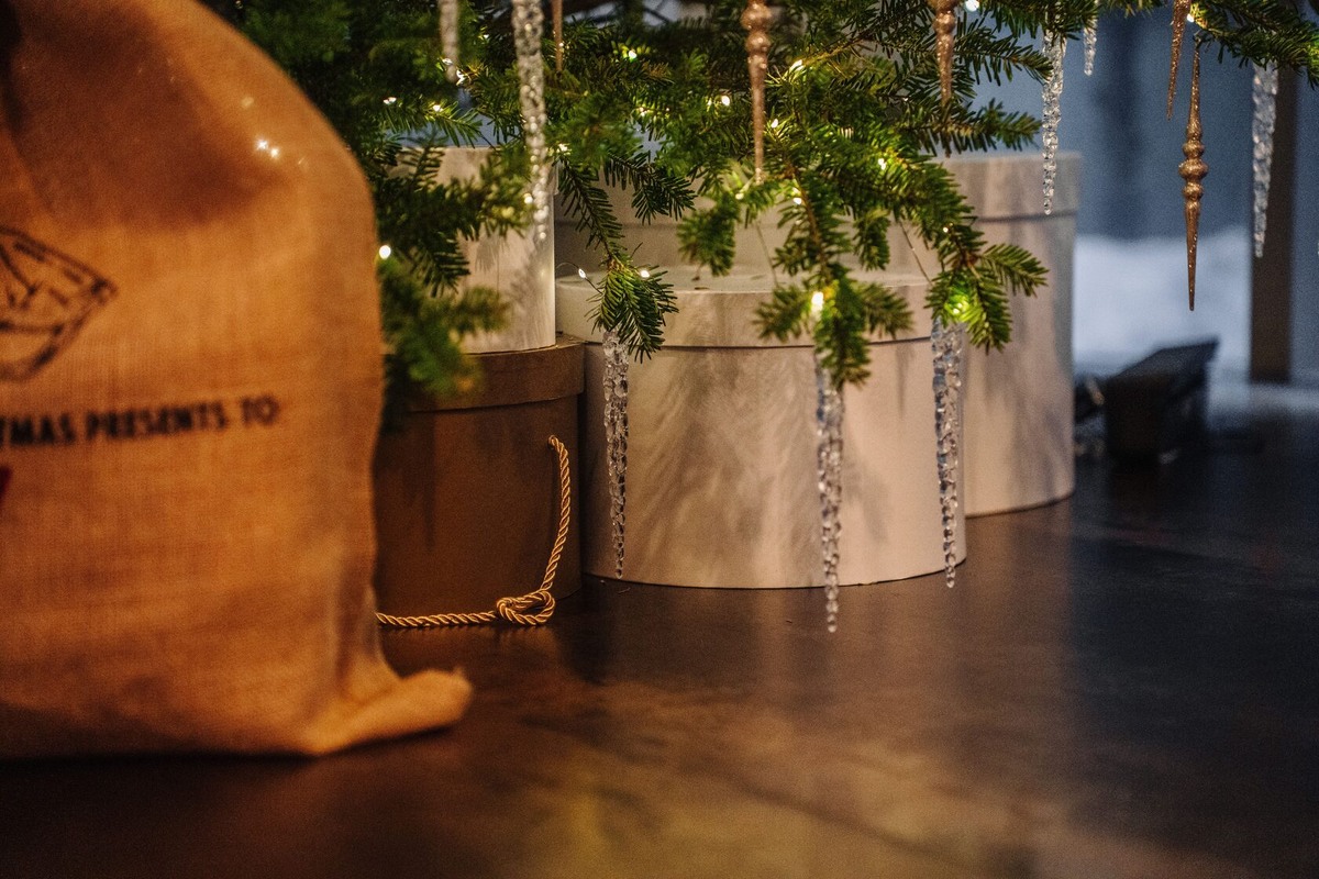 Выполнено декораторами Me Decor