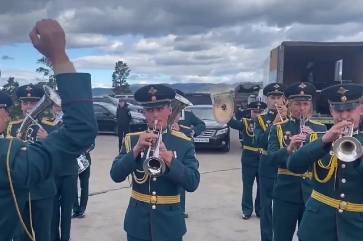    В Улан-Удэ почтили память героев войны полуденным выстрелом