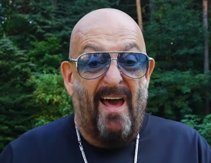 Михаил Шуфутинский 3 сентября 2021 года. Источнки: Wikimedia / Оператор канала Дениса Клявера