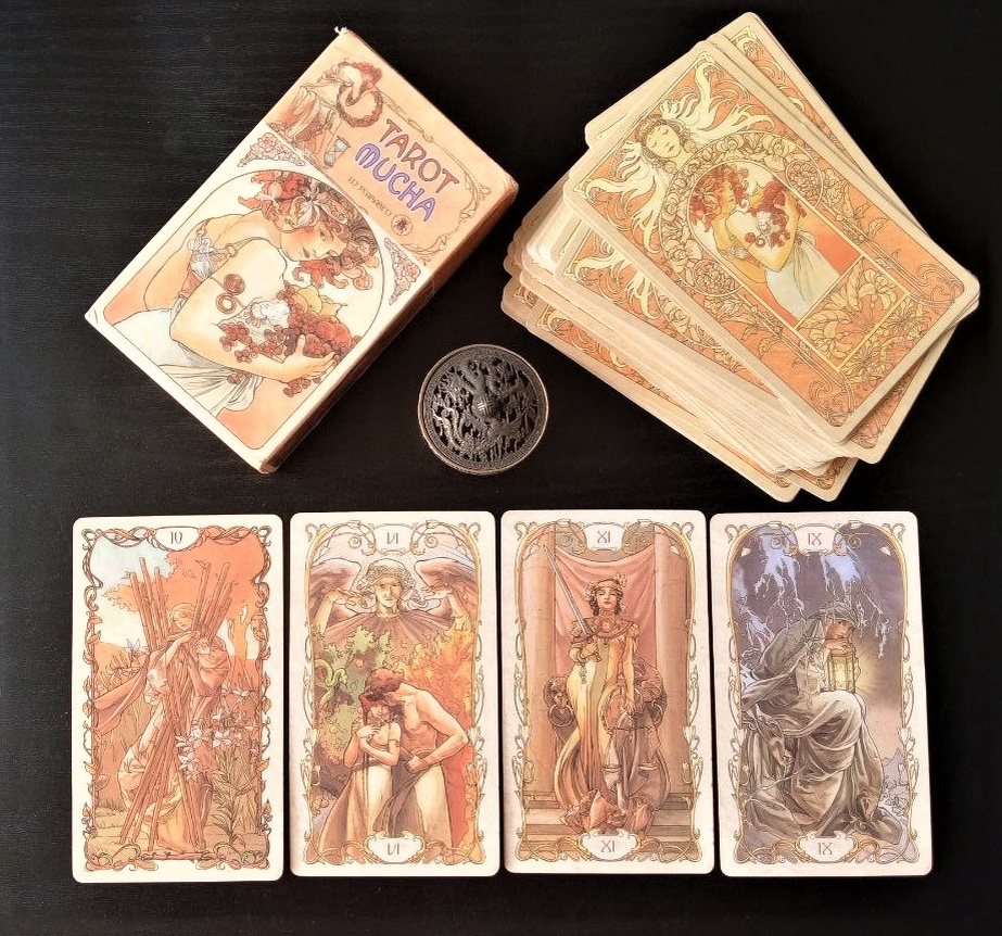 Ответ смотрим на колоде "Таро А. Мухи"