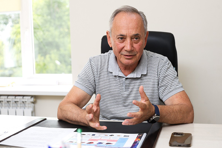 Игорь Телешев: «В 90-х решил уйти с авиационного завода — это стало трагедией для моего отца, который сам там работал с 1941 года, с 11 лет. Но я решил, что нужно открыть свое дело»