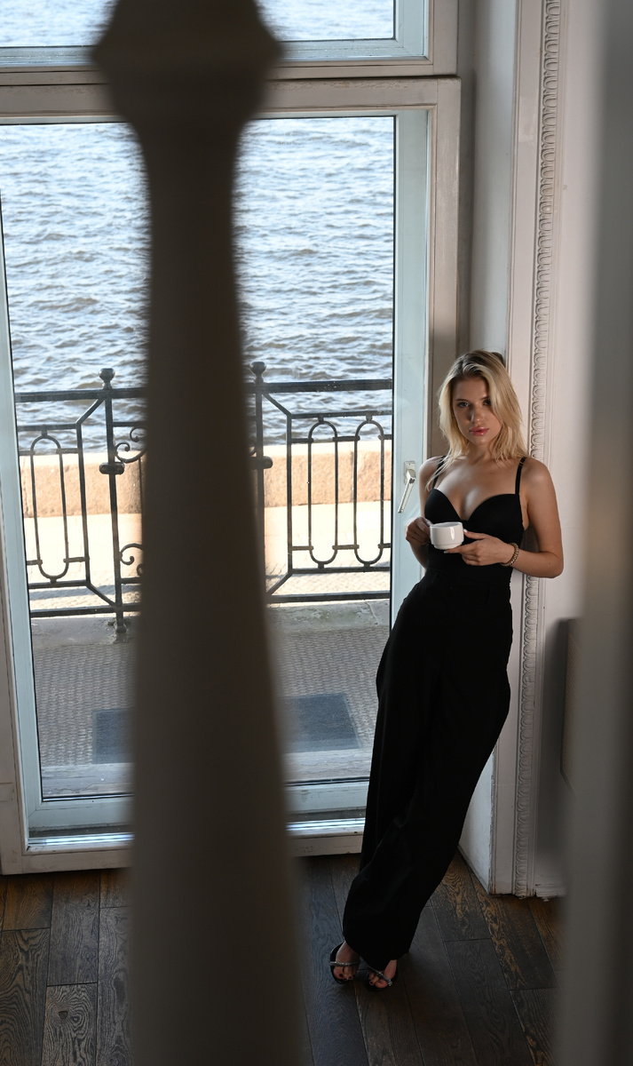 Высокие потолки в квартире на набережной. Наши фотосессии